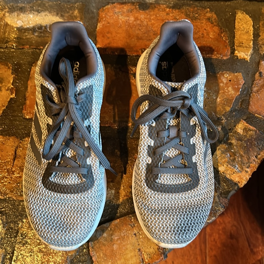 Adidas sneakers. - Picture 3 of 5